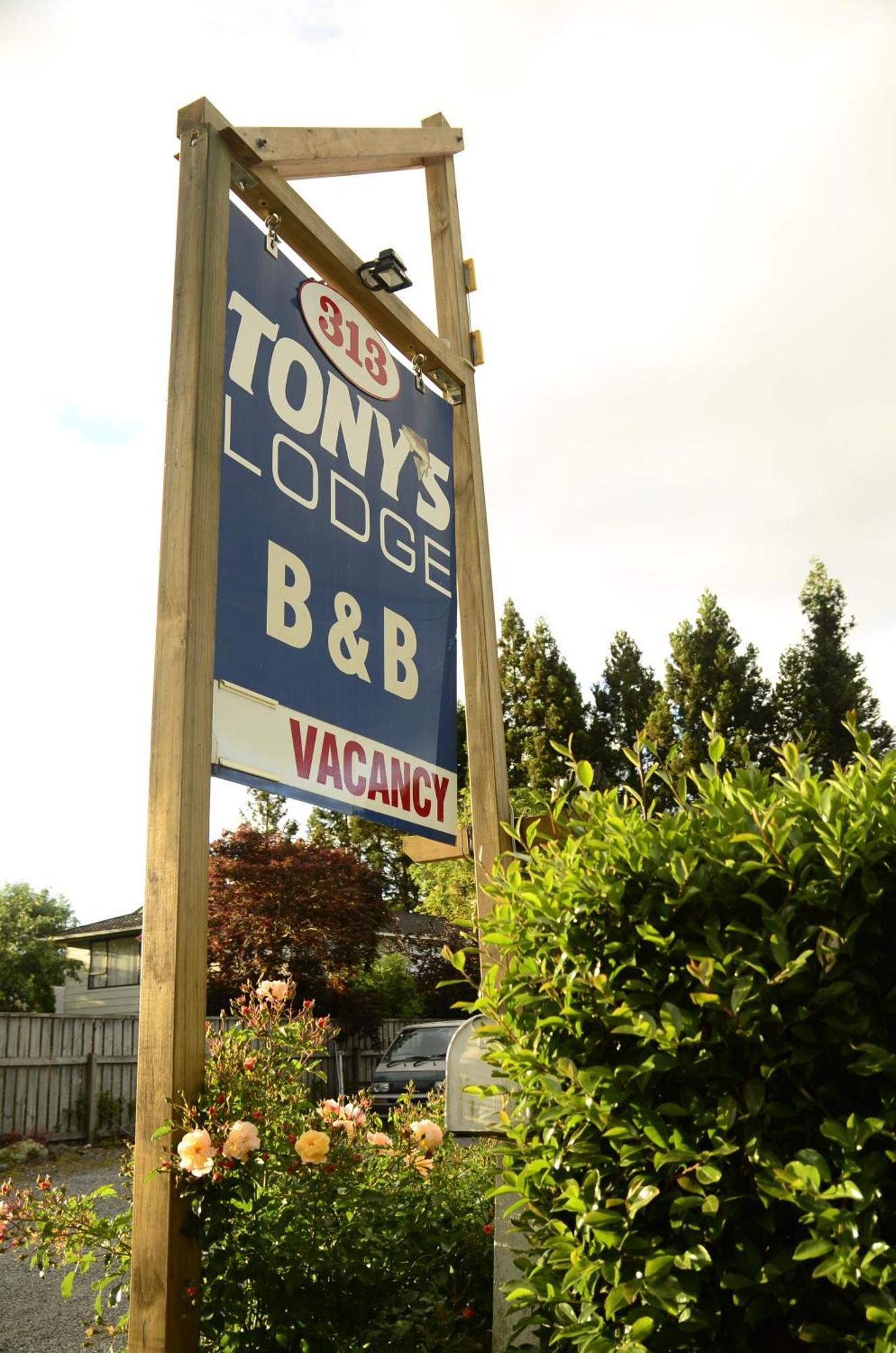 Tony'S Lodge Turangi Bagian luar foto
