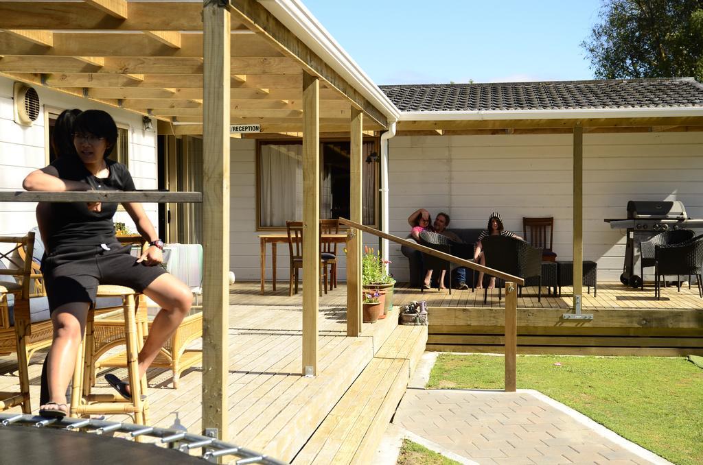Tony'S Lodge Turangi Bagian luar foto